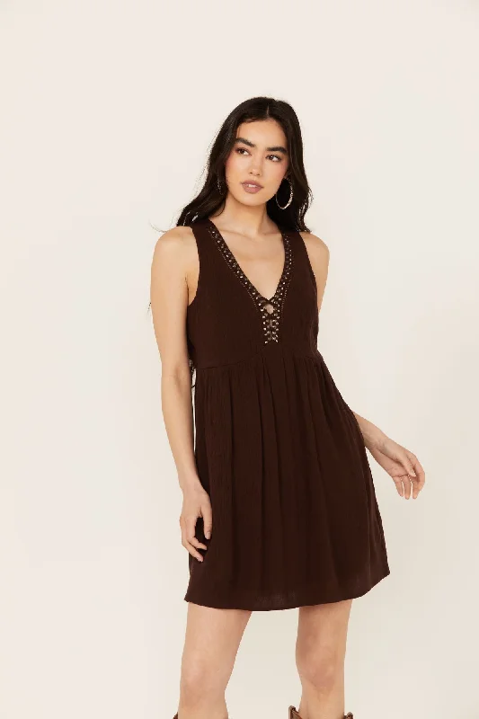 Winfrey Criss Cross Front Embellished Dress Printed unclassified dresses