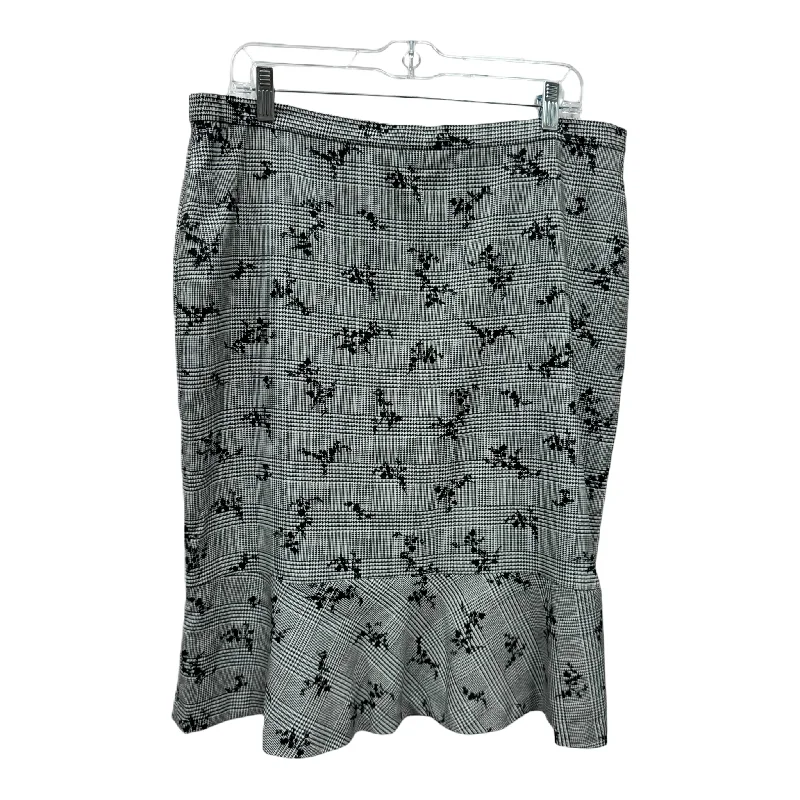 Skirt Mini & Short By Ann Taylor In Black & White, Size: 14 Fitted Mini Skirt