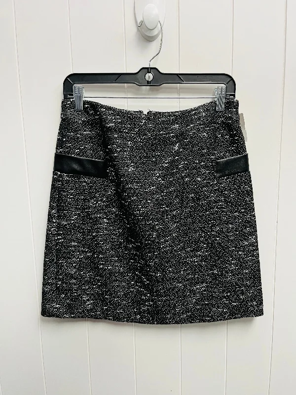 Skirt Mini & Short By Bcbg In Black, Size: 2 Floral Print Skirt
